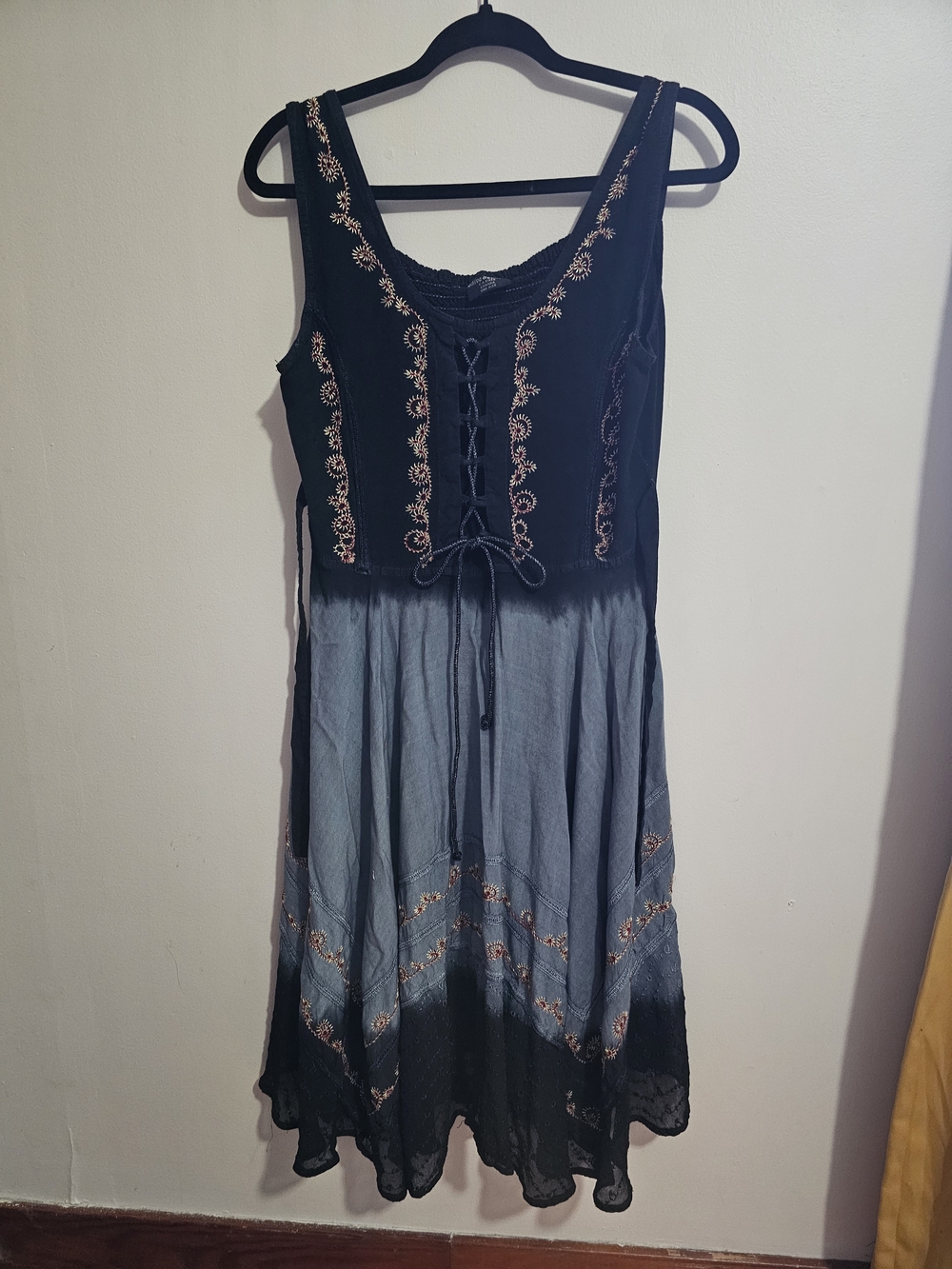 Boho Embroidered Tie-Front Midi Dress in Black and Gray